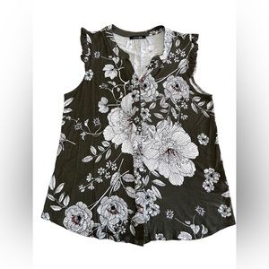 Papermoon from Stitch Fix flutter sleeveless button front knit blouse size S